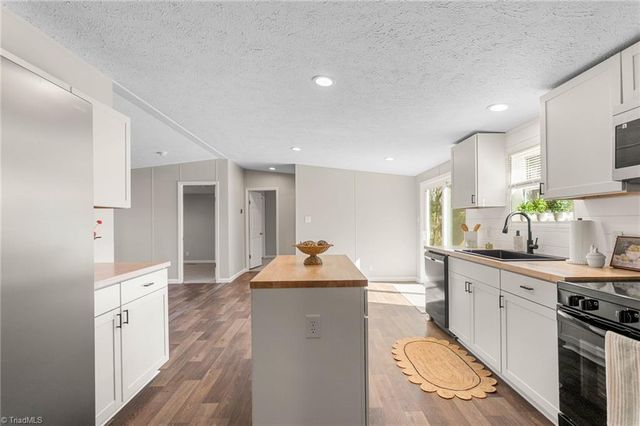 7761 Old 421 Road, Liberty, NC 27298