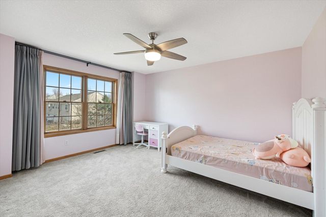 10803 Hawthorn Trail, Woodbury, MN 55129