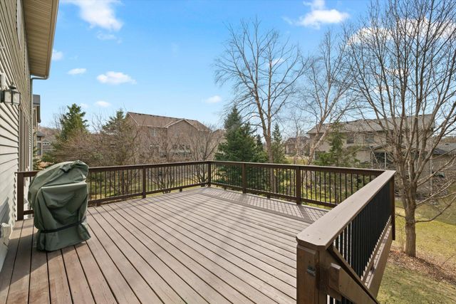 10803 Hawthorn Trail, Woodbury, MN 55129