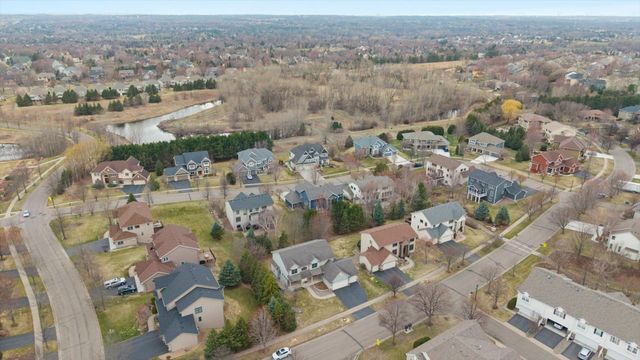 10803 Hawthorn Trail, Woodbury, MN 55129