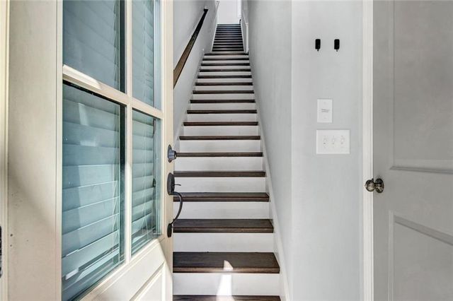 900 Brees Court NW, Atlanta, GA 30318