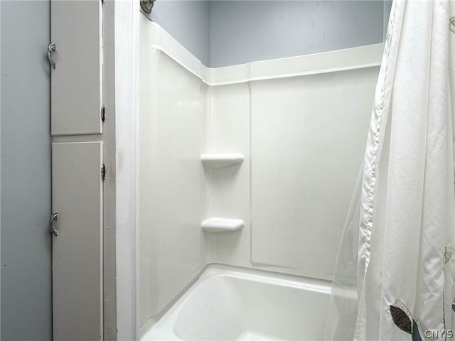 7 Genesee Court, Utica, NY 13502