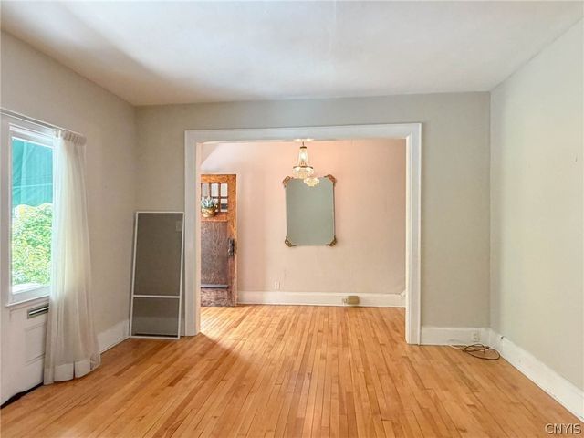 7 Genesee Court, Utica, NY 13502