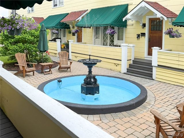 7 Genesee Court, Utica, NY 13502
