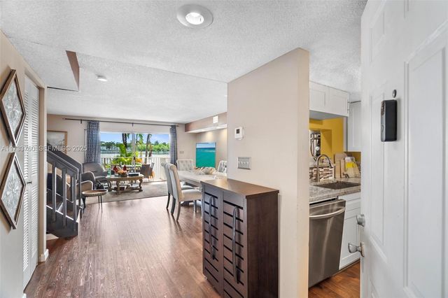 3275 NW 44th Street 3, Oakland Park, FL 33309