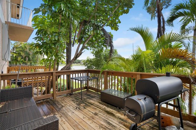 3275 NW 44th Street 3, Oakland Park, FL 33309