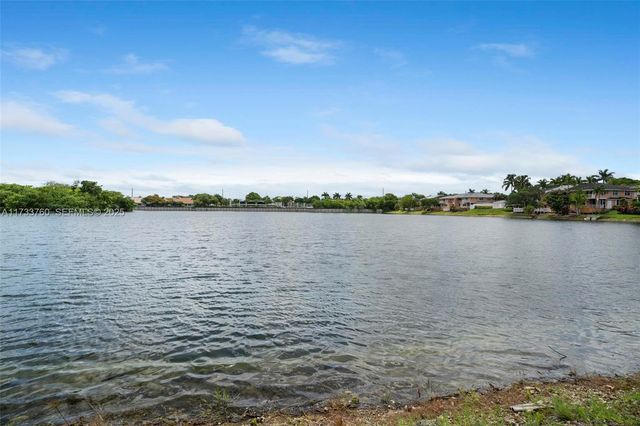 3275 NW 44th Street 3, Oakland Park, FL 33309