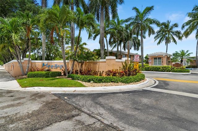3275 NW 44th Street 3, Oakland Park, FL 33309