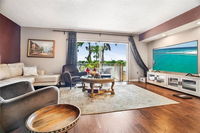 3275 NW 44th Street 3, Oakland Park, FL 33309