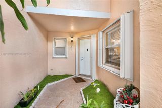 3275 NW 44th Street 3, Oakland Park, FL 33309