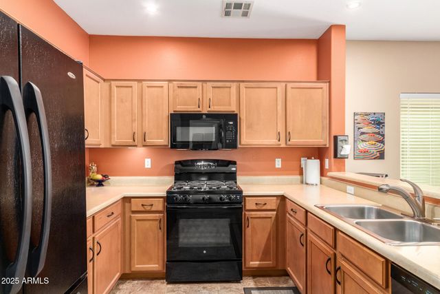 307 E CHEYENNE Road, San Tan Valley, AZ 85143