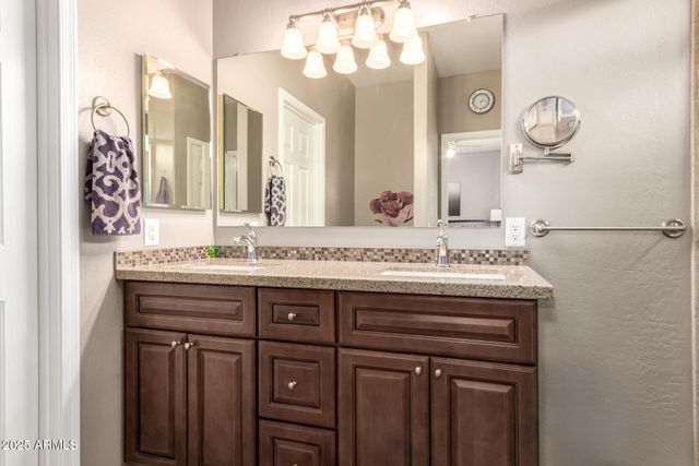 307 E CHEYENNE Road, San Tan Valley, AZ 85143