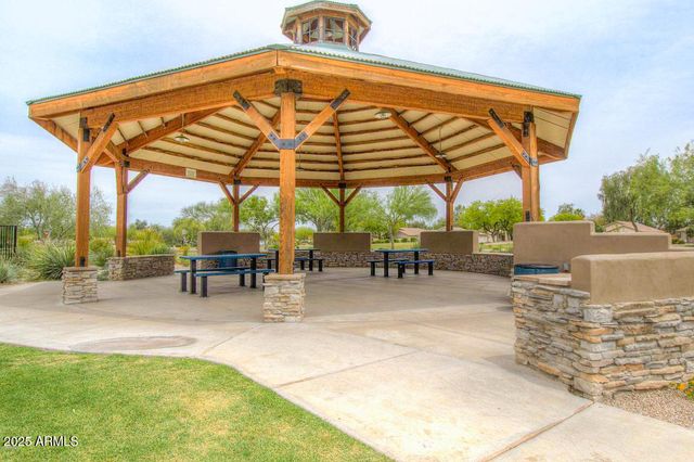 307 E CHEYENNE Road, San Tan Valley, AZ 85143