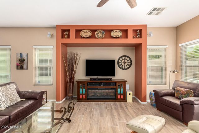 307 E CHEYENNE Road, San Tan Valley, AZ 85143