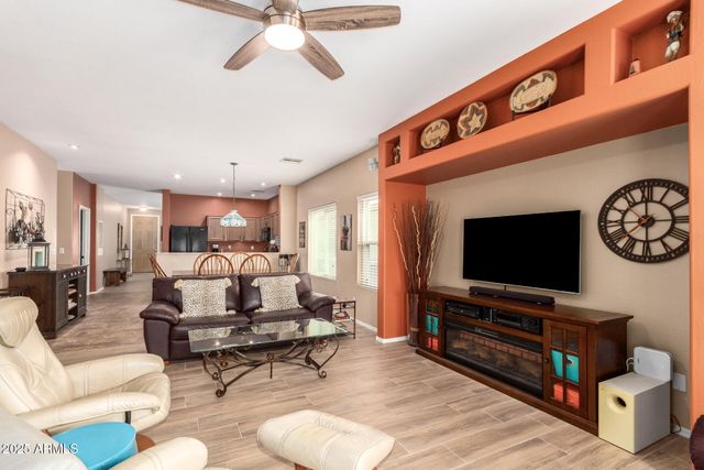 307 E CHEYENNE Road, San Tan Valley, AZ 85143