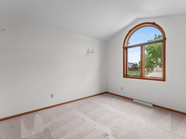 2312 Virginia DRIVE, Manitowoc, WI 54220