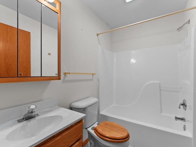 2312 Virginia DRIVE, Manitowoc, WI 54220