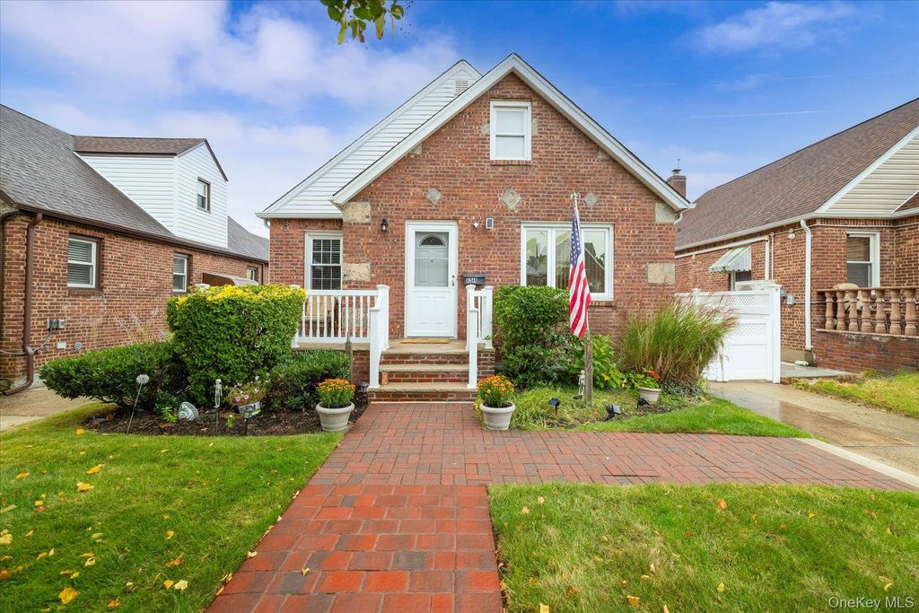 82-46 256th Street, Floral Park, NY 11004 — photo 4