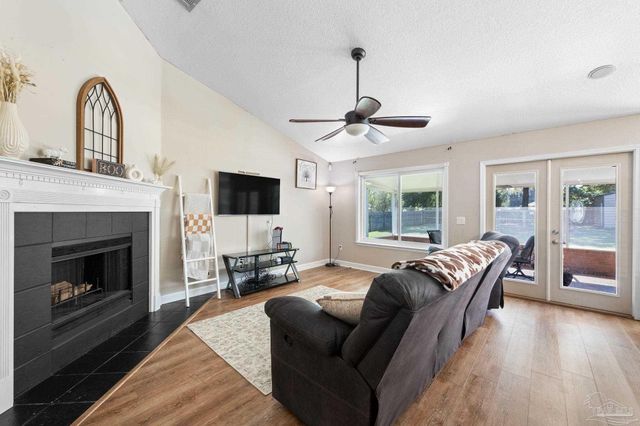 3660 Misty Woods Cir, Pace, FL 32571