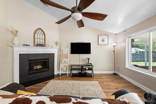 3660 Misty Woods Cir, Pace, FL 32571