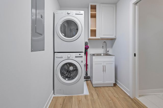 165 Mound Avenue, Excelsior, MN 55331