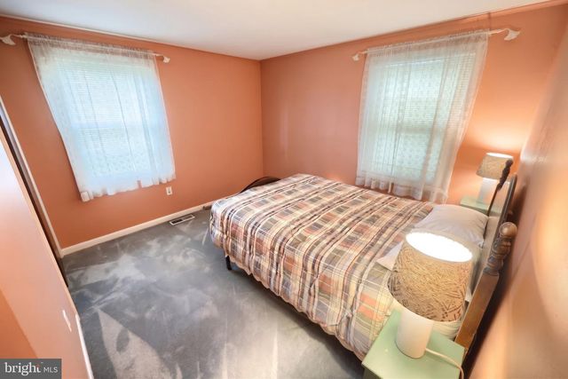 468 FAIRVIEW DR, Hanover, PA 17331