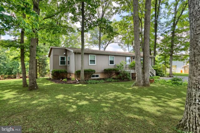 468 FAIRVIEW DR, Hanover, PA 17331