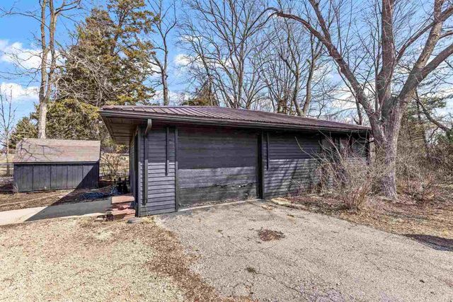 7010 PRAIRIE HILL Road, South Beloit, IL 61080