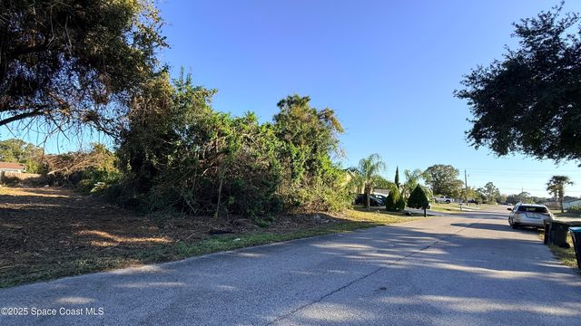 475 Alesio Avenue SE, Palm Bay, FL 32909