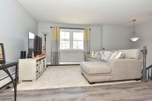 49 Broadway, West Milford Twp., NJ 07480