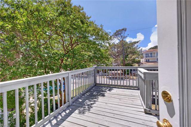 628 Surfside Ave, Virginia Beach, VA 23451