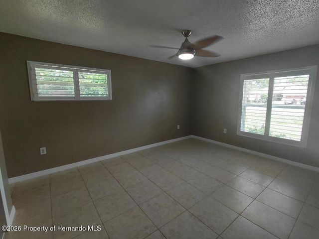 11238 Kodiak Wren Road, Weeki Wachee, FL 34614