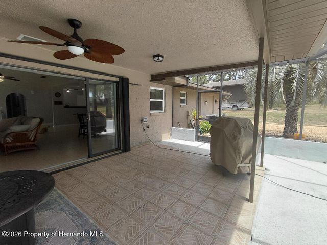 11238 Kodiak Wren Road, Weeki Wachee, FL 34614