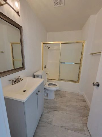 1631 Pentecost Way 5, San Diego, CA 92105