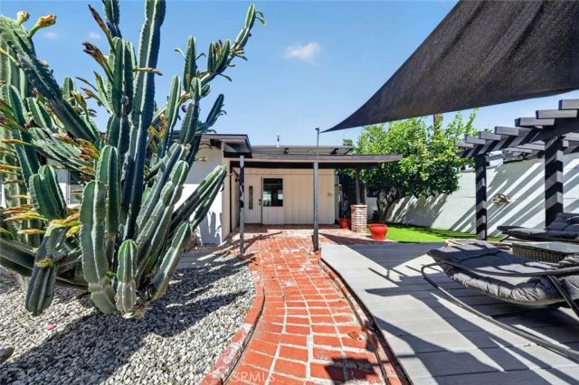 7959 Bothwell Road, Reseda, CA 91335