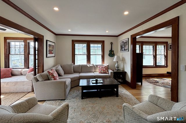 76 Harborview Avenue, Bridgeport, CT 06605