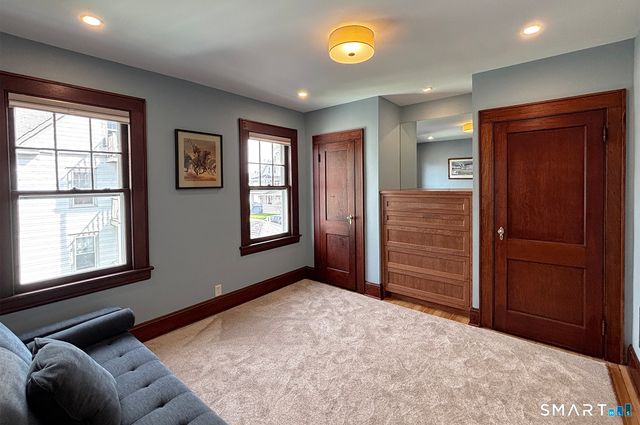 76 Harborview Avenue, Bridgeport, CT 06605