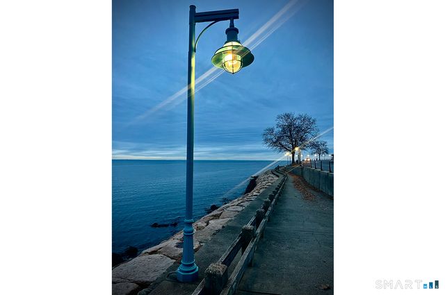 76 Harborview Avenue, Bridgeport, CT 06605