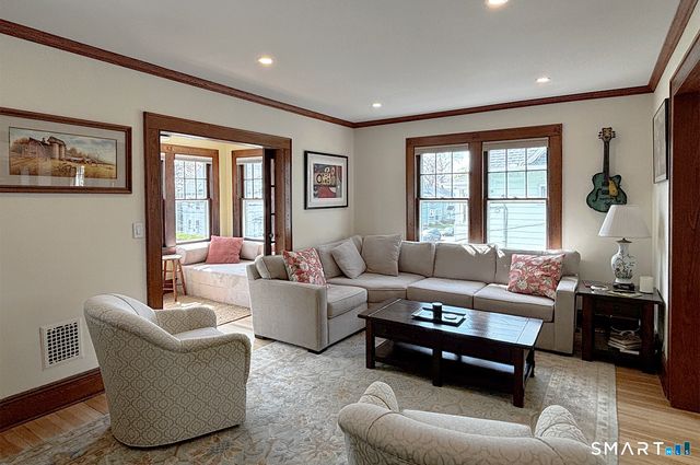 76 Harborview Avenue, Bridgeport, CT 06605