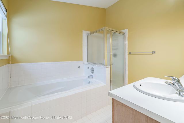 707 Hatchery Court, Freehold, NJ 07728