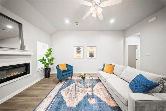 1624 E Collin ST, Corsicana, TX 75110