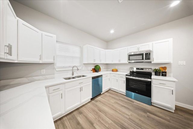 1624 E Collin ST, Corsicana, TX 75110