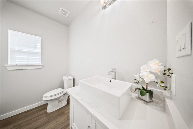 1624 E Collin ST, Corsicana, TX 75110