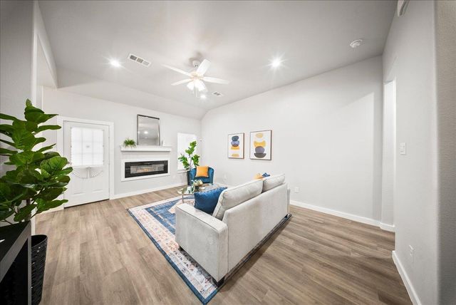 1624 E Collin ST, Corsicana, TX 75110