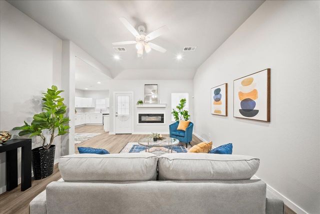 1624 E Collin ST, Corsicana, TX 75110