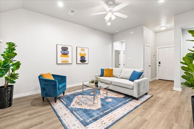 1624 E Collin ST, Corsicana, TX 75110