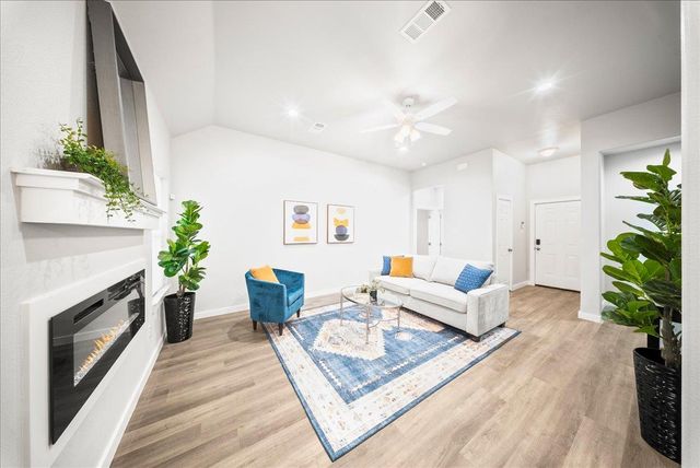 1624 E Collin ST, Corsicana, TX 75110