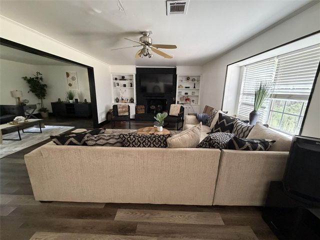 18510 Point Lookout Drive, Houston, TX 77058