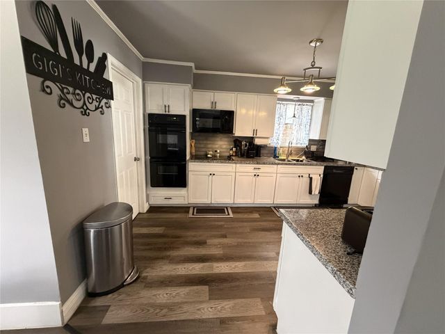 18510 Point Lookout Drive, Houston, TX 77058