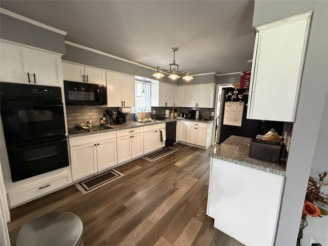 18510 Point Lookout Drive, Houston, TX 77058